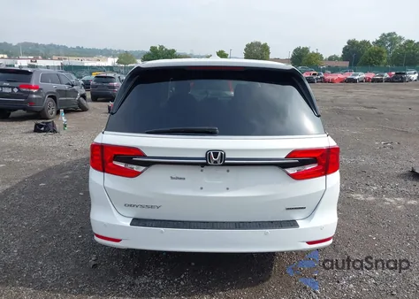 2023 Honda Odyssey Touring z USA, uszkodzony, nr VIN 5FNRL6H80PB004704